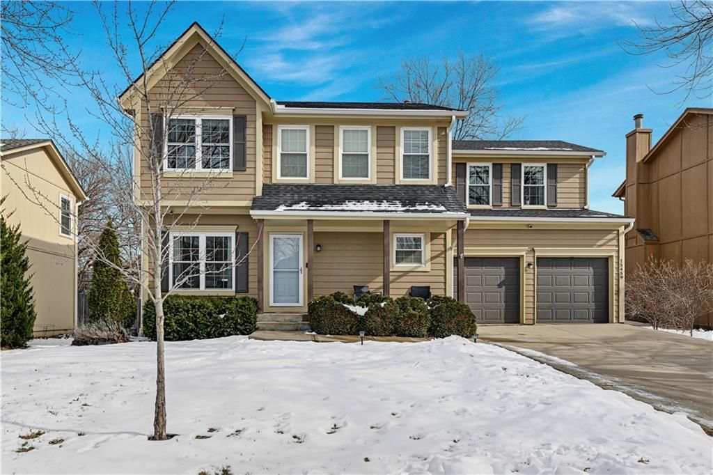 15459 S Sturgeon Drive, Olathe, KS 66062