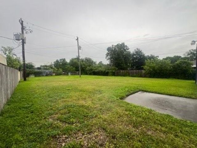 215 Fresa Road, Pasadena, TX 77502