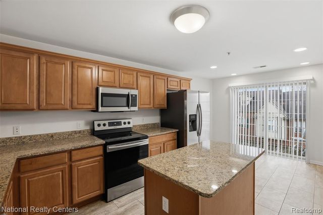 39647 Springwater Drive, Northville, MI 48168