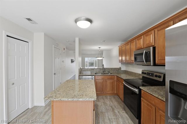 39647 Springwater Drive, Northville, MI 48168