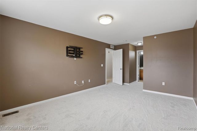 39647 Springwater Drive, Northville, MI 48168