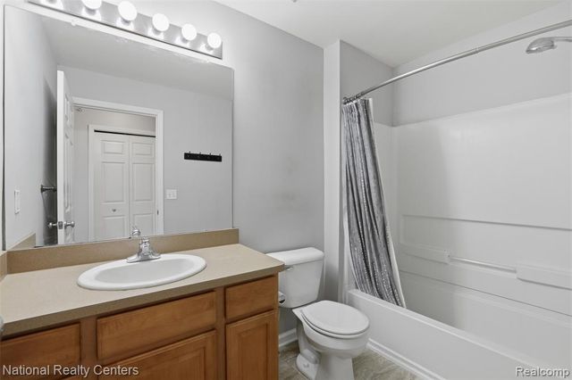 39647 Springwater Drive, Northville, MI 48168