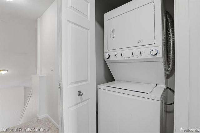 39647 Springwater Drive, Northville, MI 48168