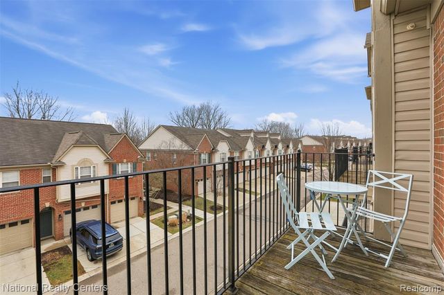 39647 Springwater Drive, Northville, MI 48168