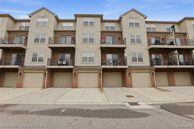 39647 Springwater Drive, Northville, MI 48168