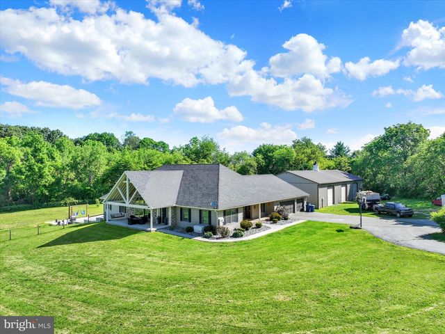 1685 BAHNS MILL RD, Windsor, PA 17366