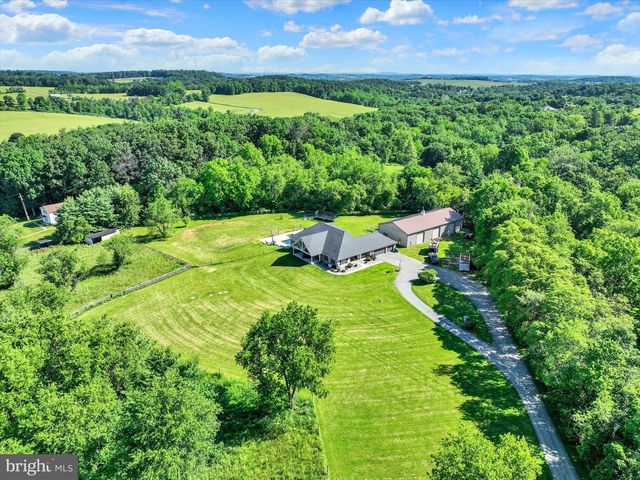 1685 BAHNS MILL RD, Windsor, PA 17366