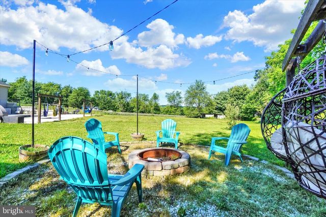 1685 BAHNS MILL RD, Windsor, PA 17366