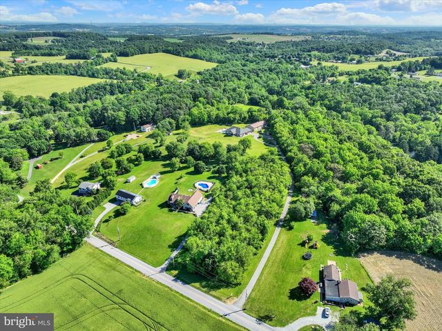 1685 BAHNS MILL RD, Windsor, PA 17366