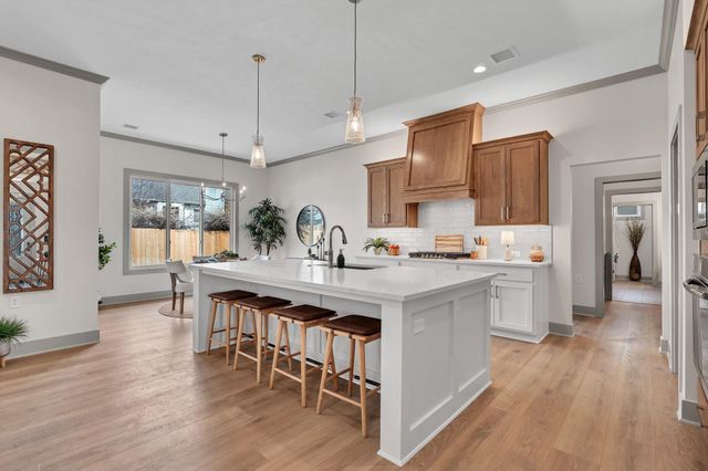 850 N Thornton Ct, Wichita, KS 67235