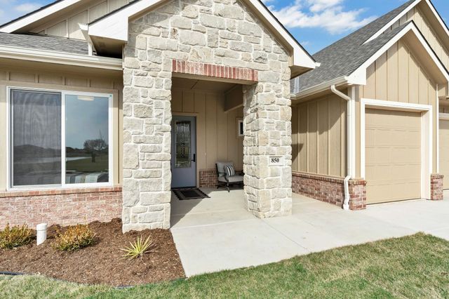 850 N Thornton Ct, Wichita, KS 67235