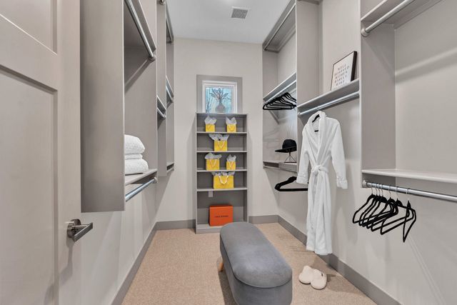 850 N Thornton Ct, Wichita, KS 67235