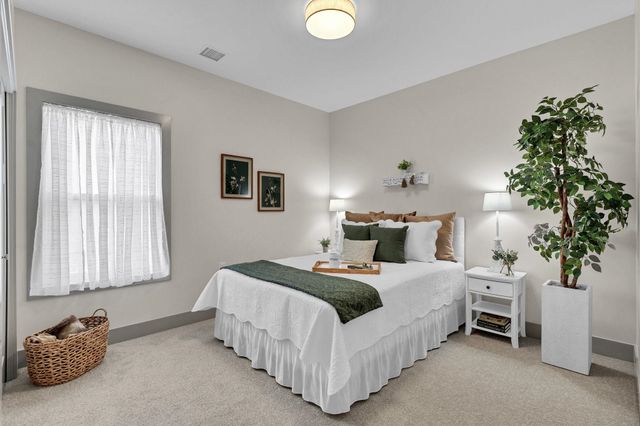 850 N Thornton Ct, Wichita, KS 67235