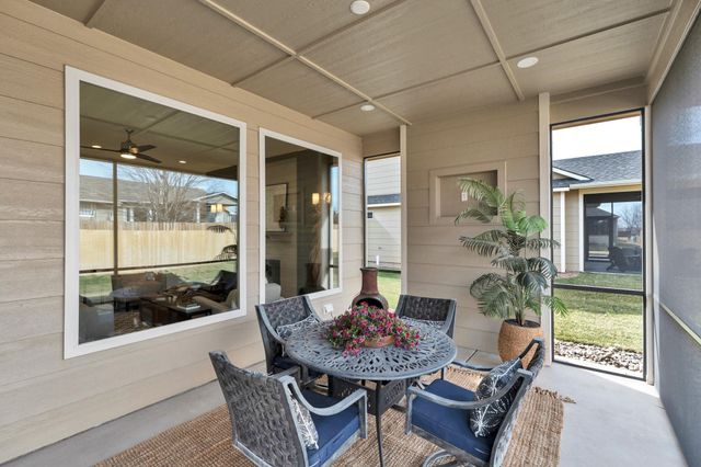 850 N Thornton Ct, Wichita, KS 67235