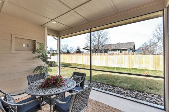 850 N Thornton Ct, Wichita, KS 67235