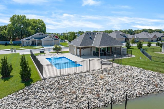 850 N Thornton Ct, Wichita, KS 67235