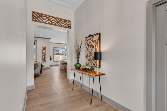 850 N Thornton Ct, Wichita, KS 67235