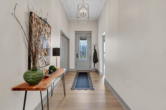 850 N Thornton Ct, Wichita, KS 67235