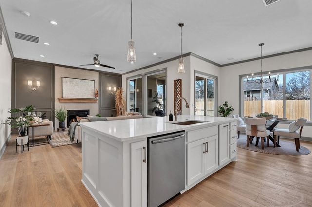 850 N Thornton Ct, Wichita, KS 67235