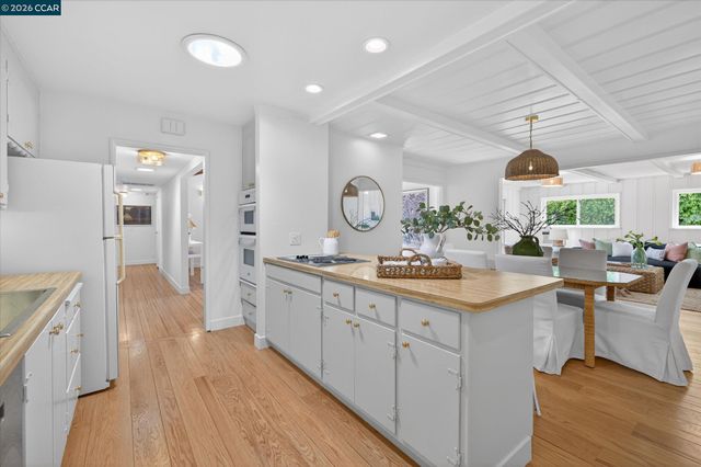 102 Fiesta Cir, Orinda, CA 94563