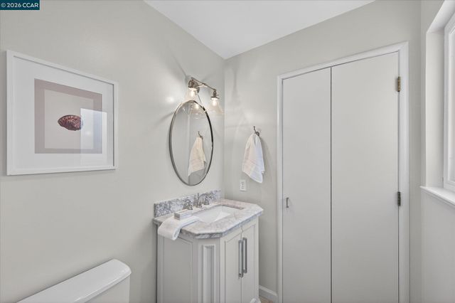 102 Fiesta Cir, Orinda, CA 94563