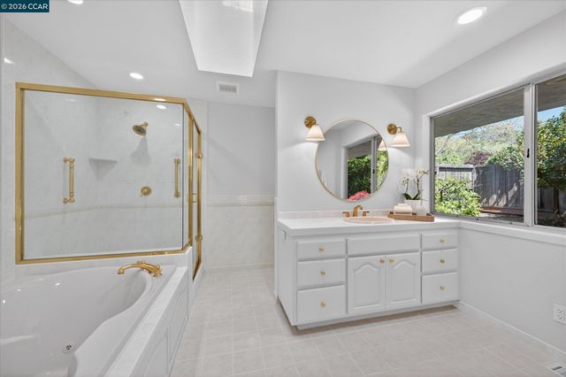 102 Fiesta Cir, Orinda, CA 94563