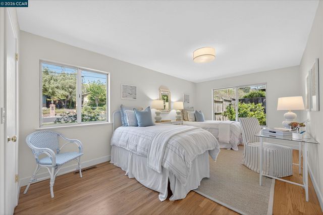 102 Fiesta Cir, Orinda, CA 94563