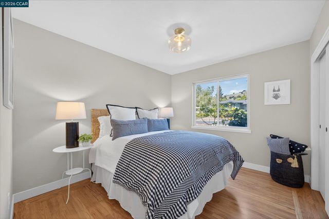 102 Fiesta Cir, Orinda, CA 94563