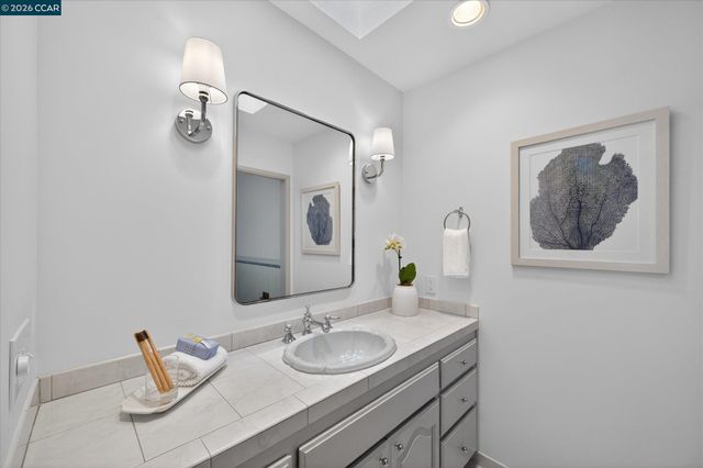 102 Fiesta Cir, Orinda, CA 94563