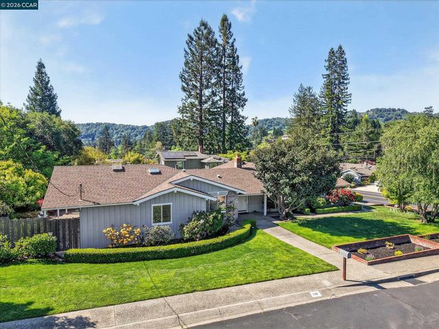 102 Fiesta Cir, Orinda, CA 94563