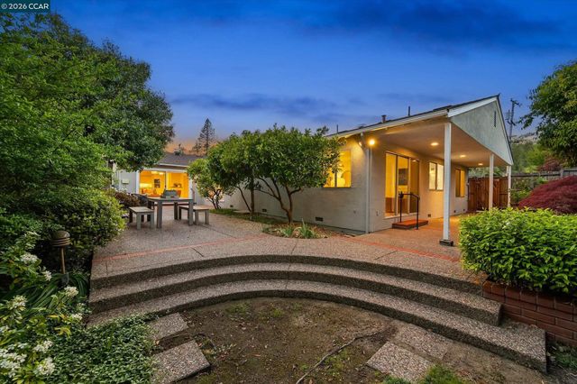 102 Fiesta Cir, Orinda, CA 94563