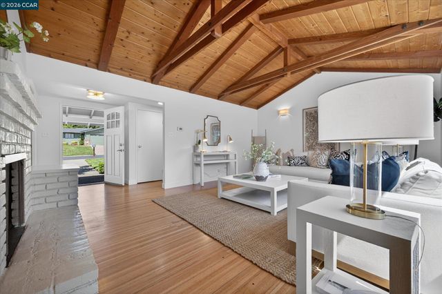 102 Fiesta Cir, Orinda, CA 94563