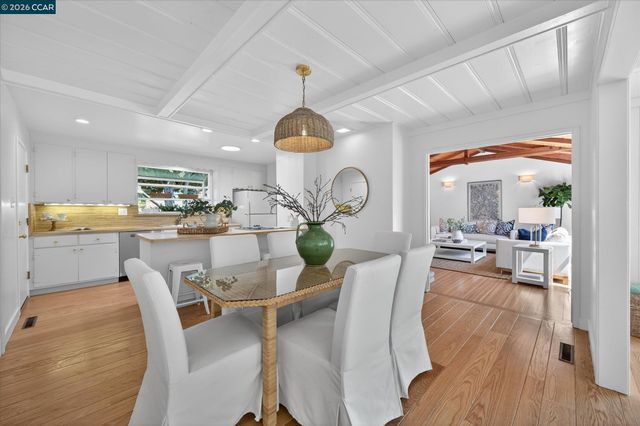 102 Fiesta Cir, Orinda, CA 94563