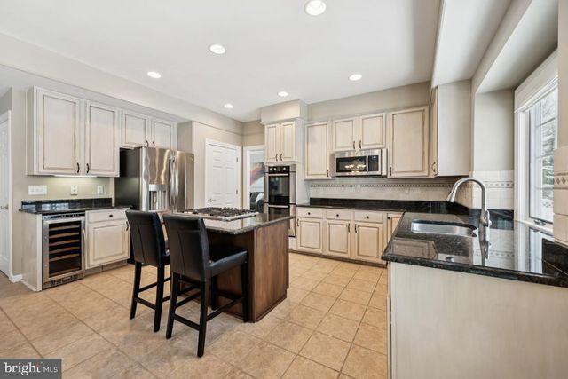 20 FURLONG DR, Cherry Hill, NJ 08003