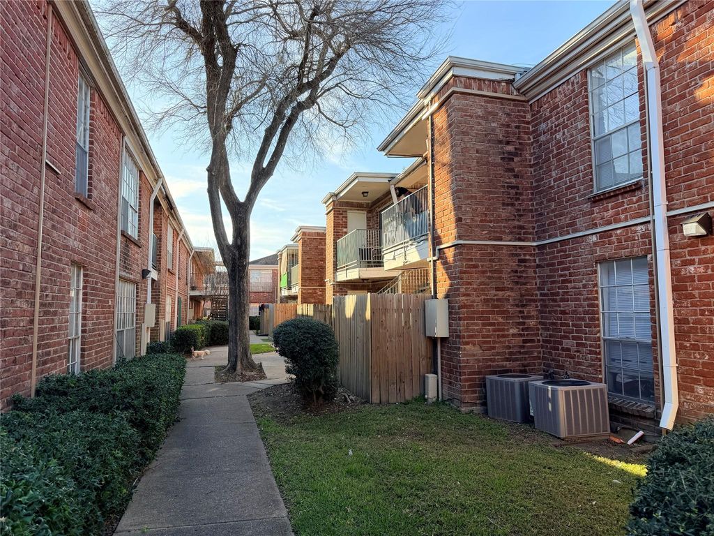 9201 Clarewood Drive 245, Houston, TX 77036