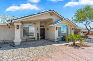 16501 Menahka Road, Apple Valley, CA 92307
