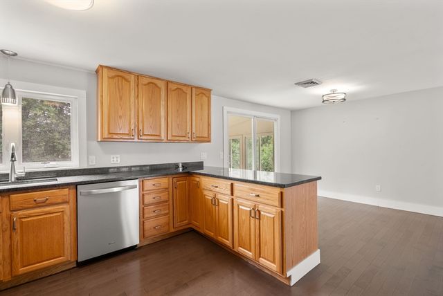 35 Nancy Dr, Webster, MA 01570