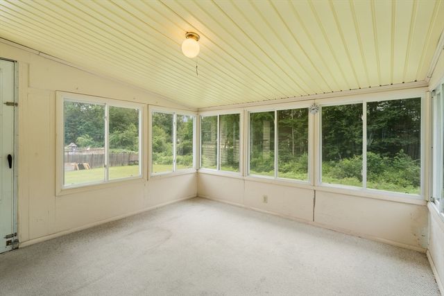 35 Nancy Dr, Webster, MA 01570
