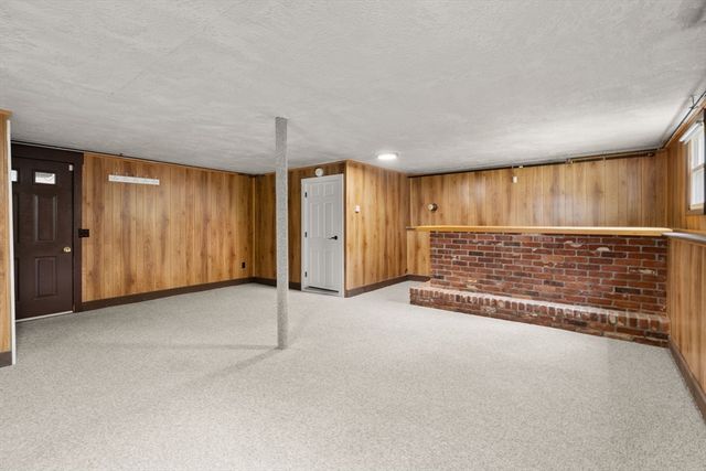 35 Nancy Dr, Webster, MA 01570