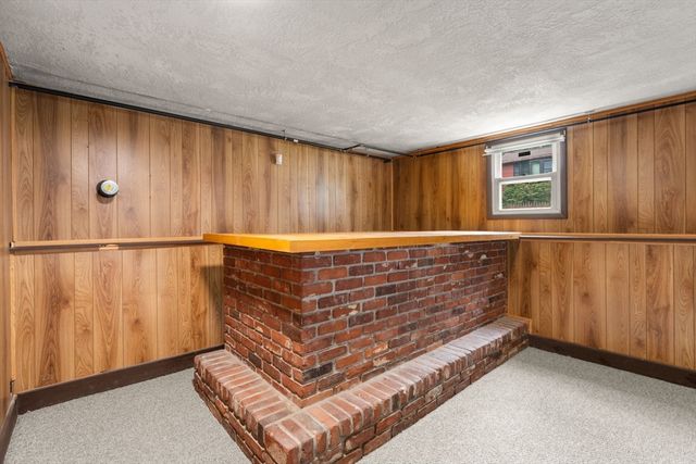 35 Nancy Dr, Webster, MA 01570