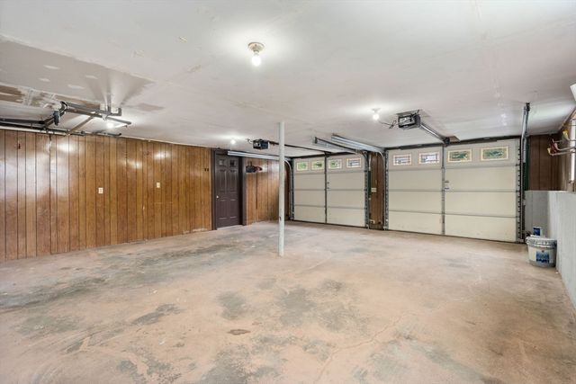 35 Nancy Dr, Webster, MA 01570