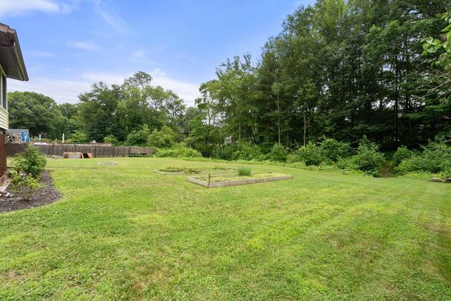35 Nancy Dr, Webster, MA 01570