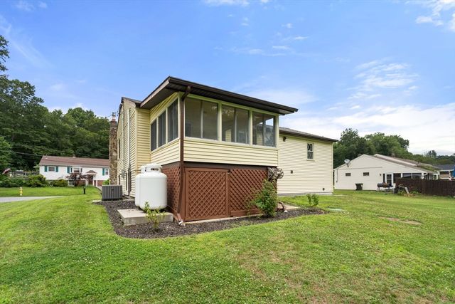 35 Nancy Dr, Webster, MA 01570