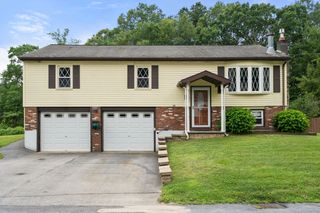 35 Nancy Dr, Webster, MA 01570