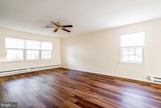 9 CHELSEA PL, Southampton, NJ 08088