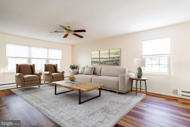 9 CHELSEA PL, Southampton, NJ 08088