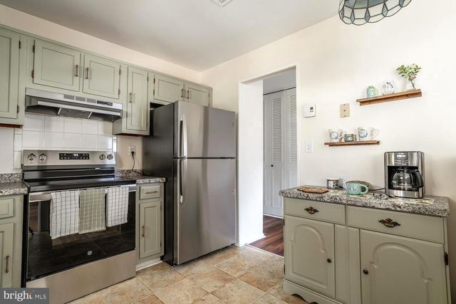 9 CHELSEA PL, Southampton, NJ 08088