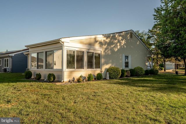 9 CHELSEA PL, Southampton, NJ 08088