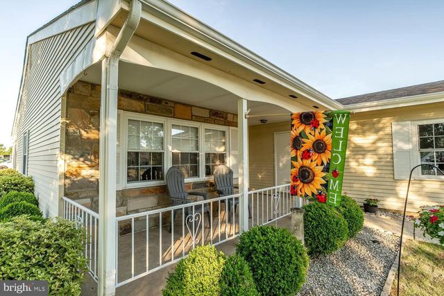 9 CHELSEA PL, Southampton, NJ 08088