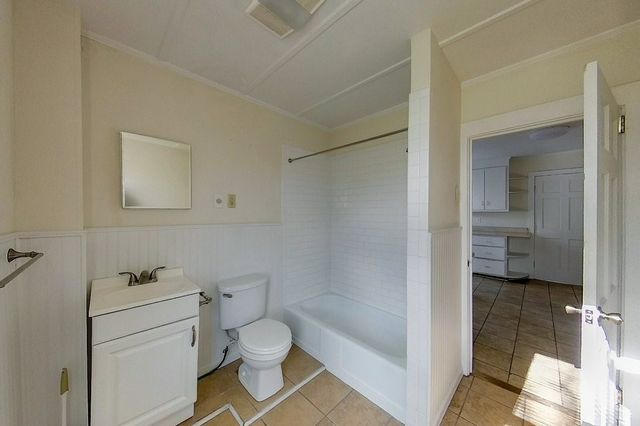 19 Dixon Street 2, Newport, RI 02840